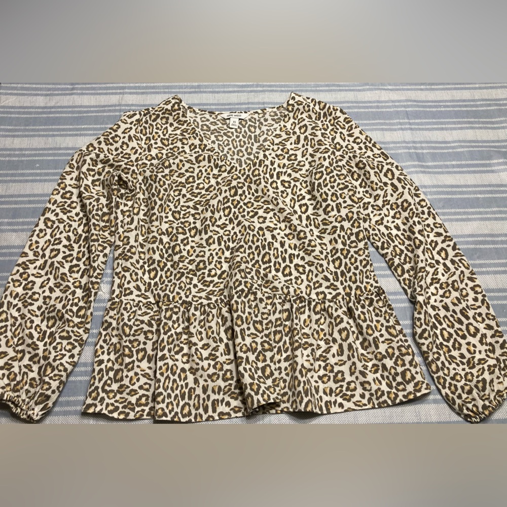 💛TODAY***$13***Nine West leopard print, semi-sheer blouse.
